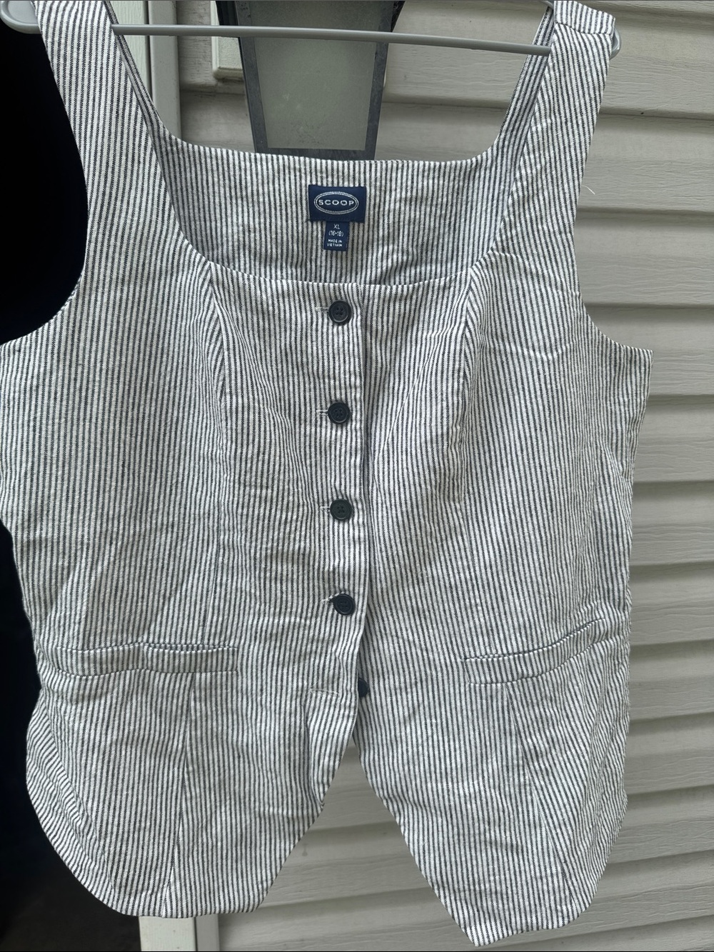 Scoop Striped Button-Front Linen Vest — Black & White